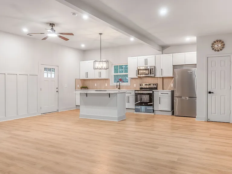 453 Folk Ave — Photo 24