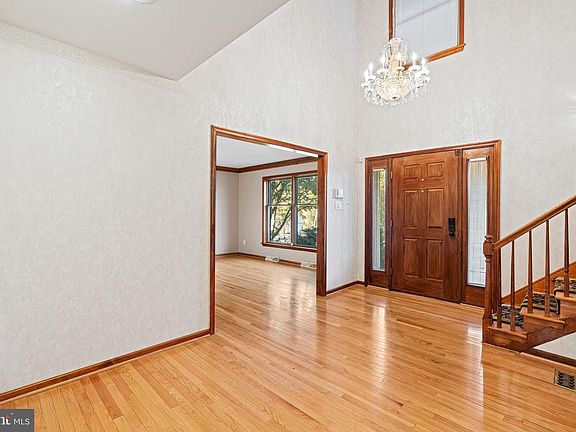5th image of 20 Highland Dr