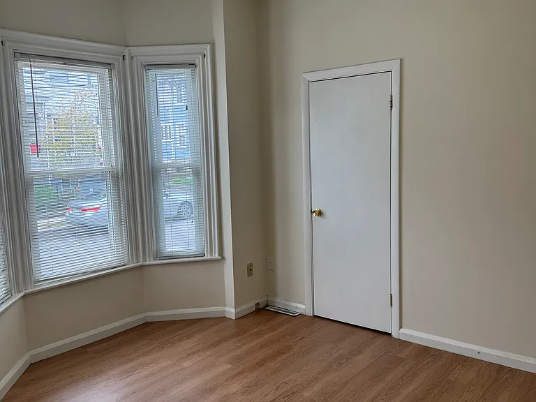 19-21 Everett Ave #1 — Photo 7