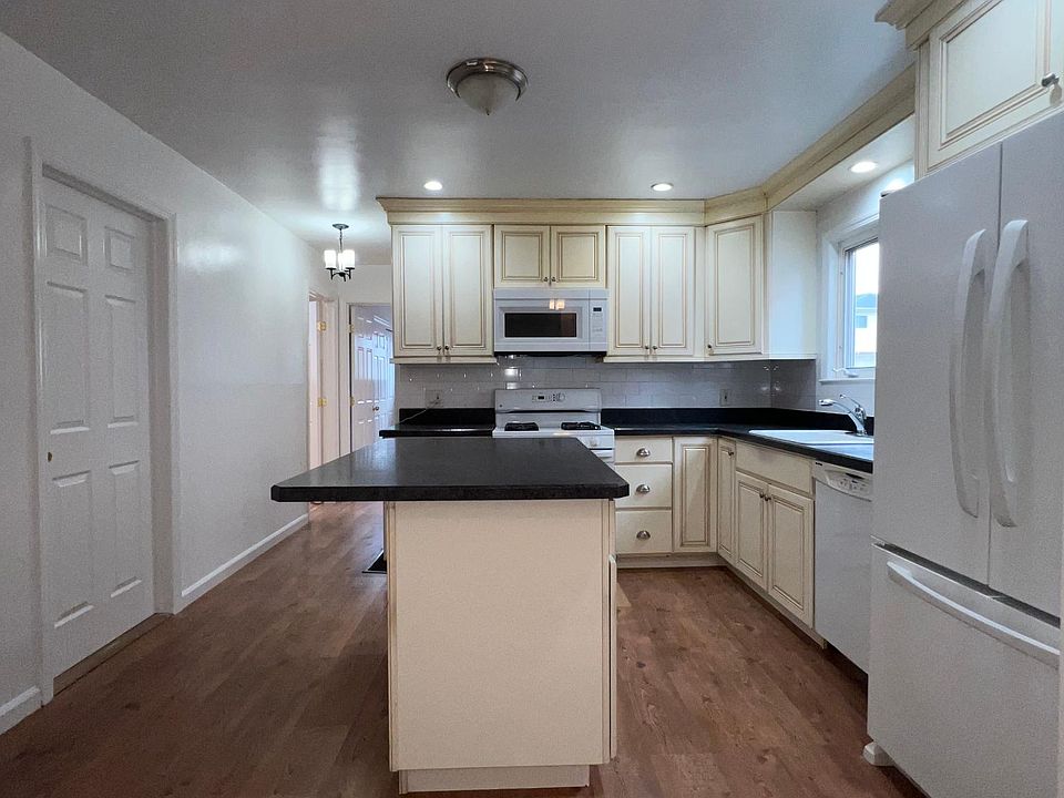 1st image of 364 Naughton Ave #1A
