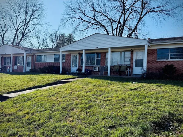 229 Solon Dr, Ballwin, MO 63021