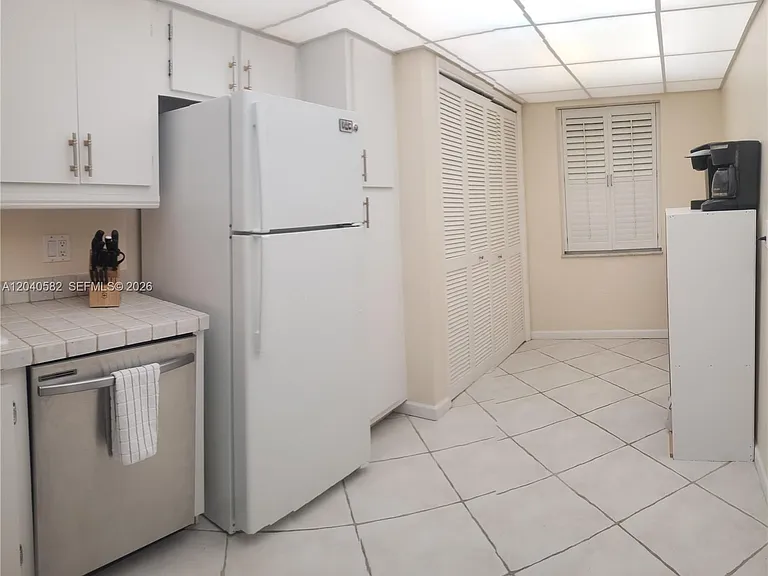 550 Oaks Ln #202 — Photo 10
