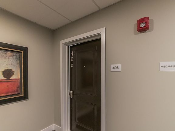2nd image of 1633 Poplar St Unit 406