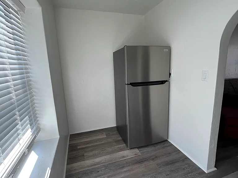 174 W 7th Ave #2 — Photo 7