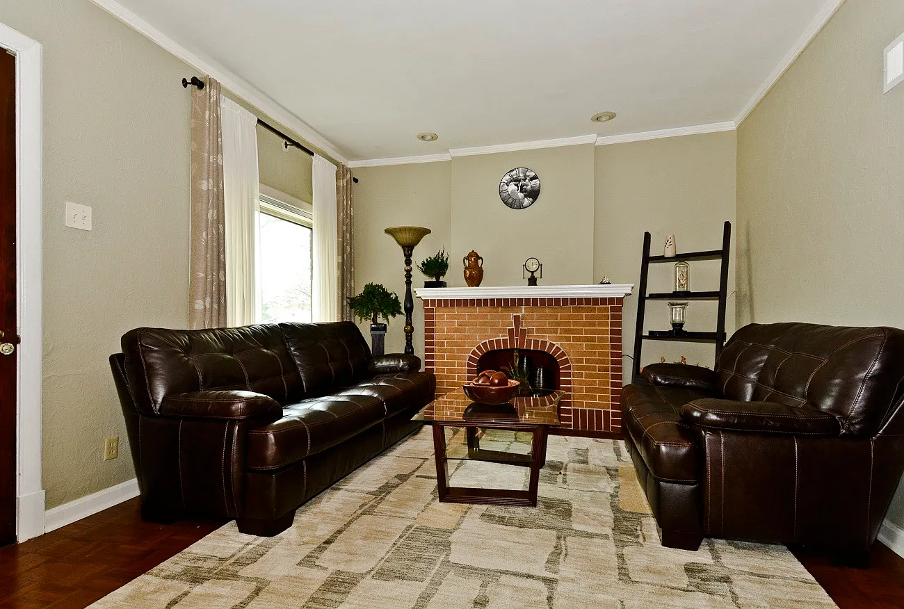 9214 Niles Pl photo 1