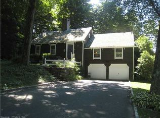 4 Eleven Oclock Ln, Trumbull, CT 06611