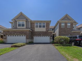 2832 Henley Ln, Naperville, IL 60540