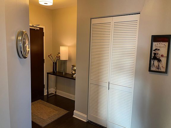 5th image of 409 N Clark St #4311