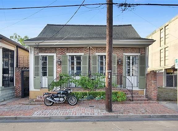 3rd image of 1927 Dauphine St