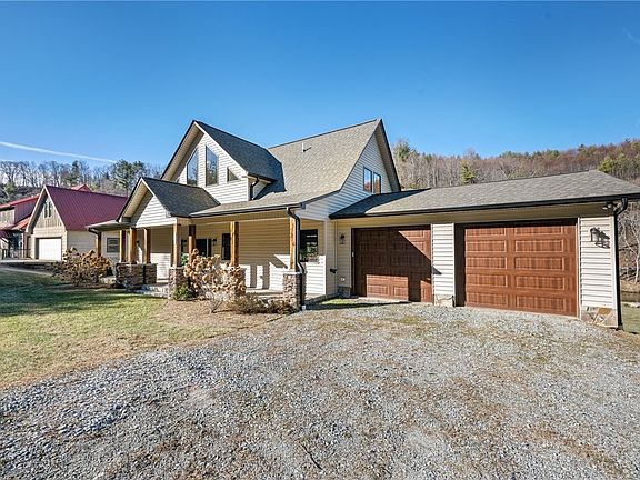 4th image of 446 Green Meadows Drive