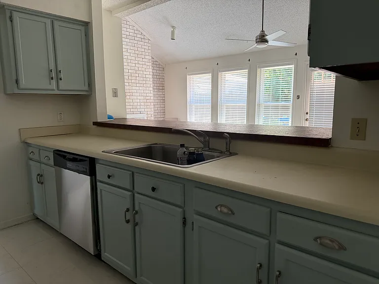 48 Traminer Dr — Photo 5