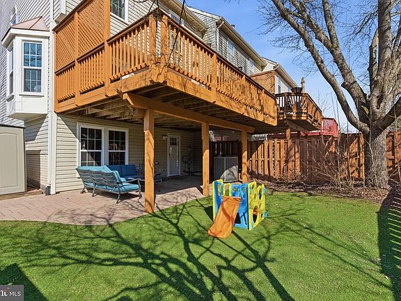 3rd image of 46550 Broadspear Ter