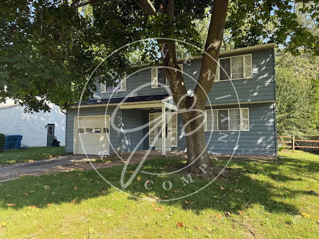 4 bed, 1.5 bath, 1472 sqft, $1,900 — Photo 1