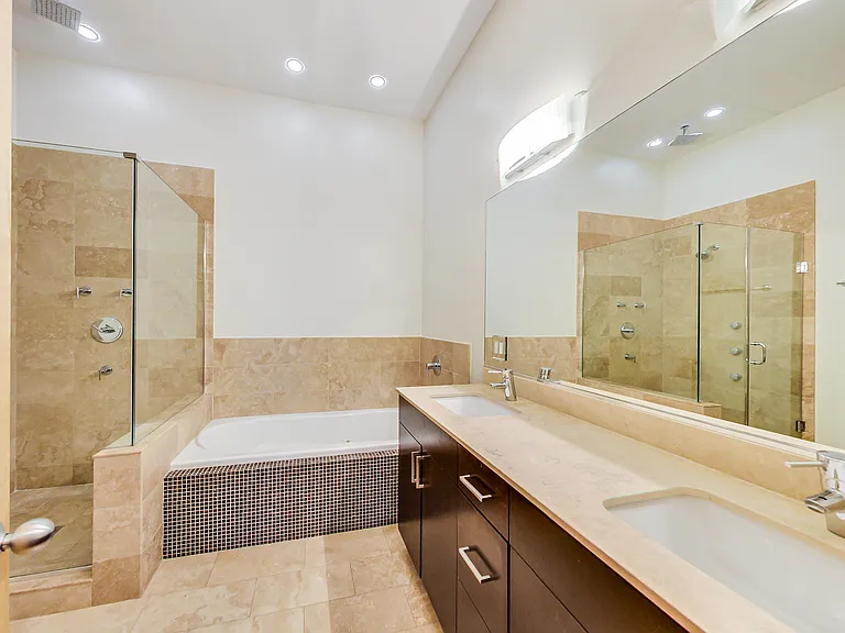 1010 W Monroe St #3 — Photo 14