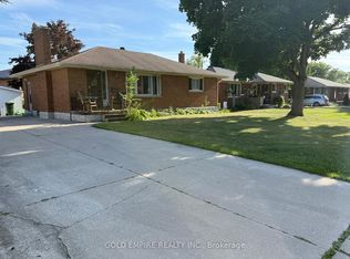 19 Saint Joseph St, Saint Thomas, ON N5R 1S8