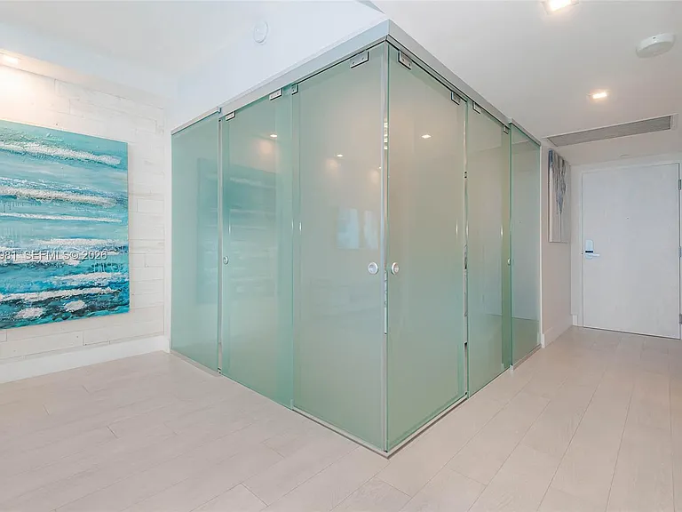 2301 Collins Ave #941 — Photo 18
