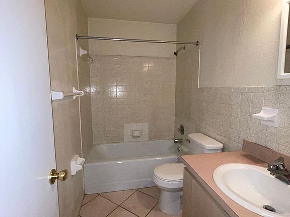 4th image of 153 Barbarie Ln