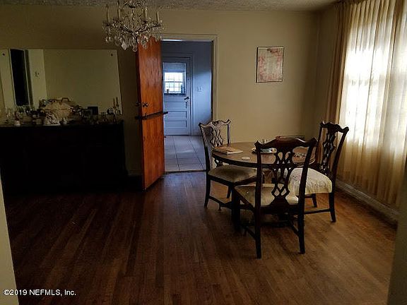 3rd image of 1592 W 45th St