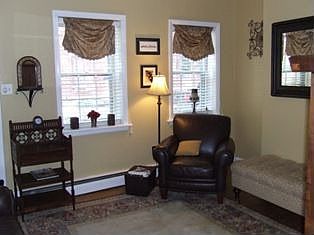 4th image of 212 Carpenter St #A