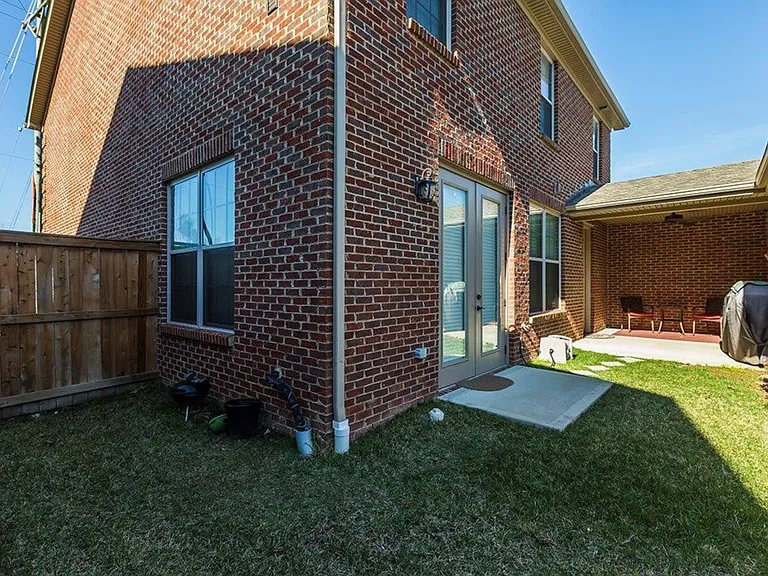 3218 Beaumont Centre Cir — Photo 20