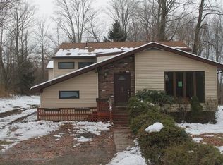 203 Ryan Hill Rd, Lake Ariel, PA 18436