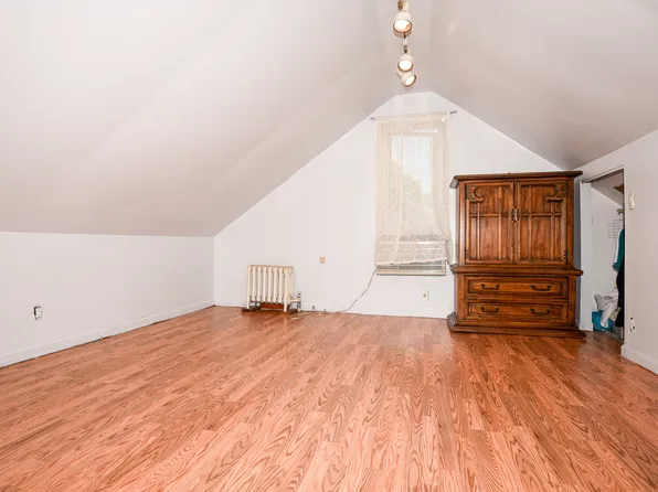 2064 Coleman Street image 13 of 22