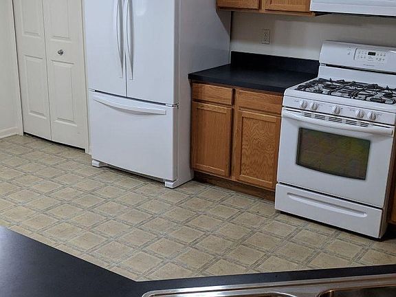 4th image of 435 Holley Dr