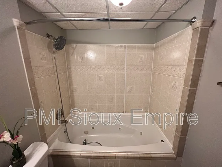 4829 S Wilson Ave — Photo 28