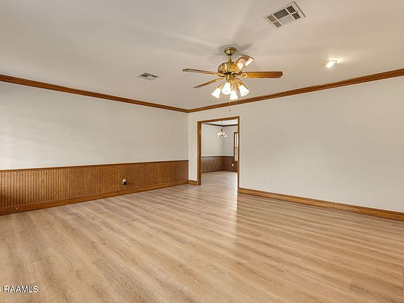 5th image of 244 Meghan Dr