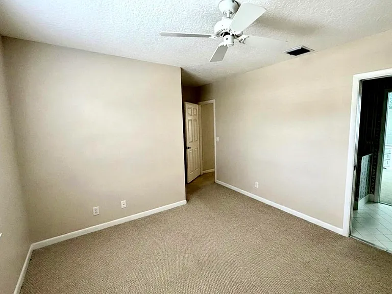 23426 Alzira Cir — Photo 20