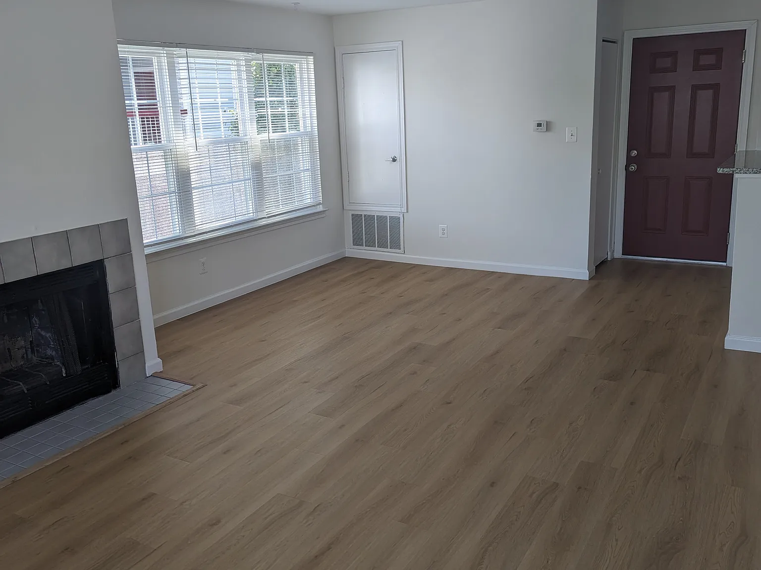 2 bed, 914 sqft, $2,200 — Photo 4