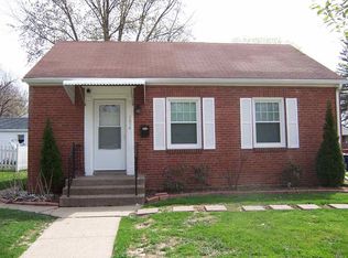 1214 29th Avenue Ct, Moline, IL 61265