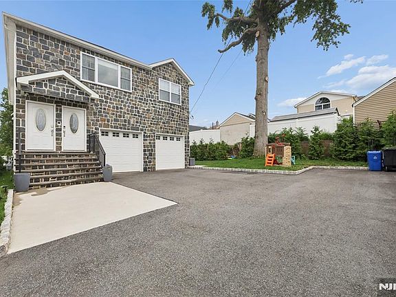 2nd image of 518 8th St