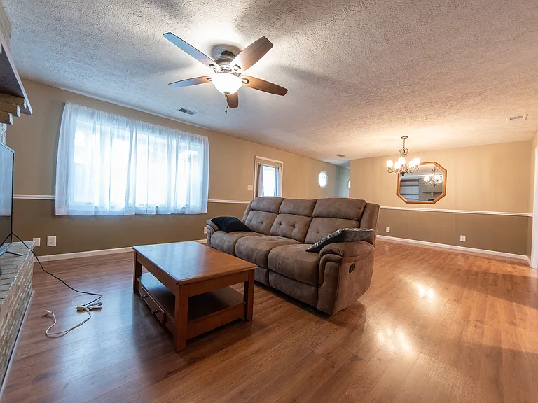 2943 Desoto Way — Photo 11
