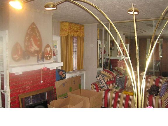 3rd image of 5920 W Columbia Ave