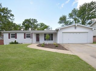 1659 Lincoln Dr, Saint Charles, MO 63303