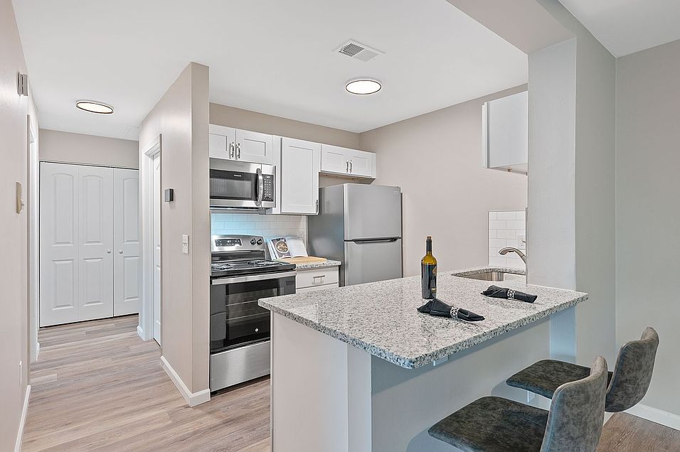 Unit 4629-B, Unit 4609-B, Unit 4615-B