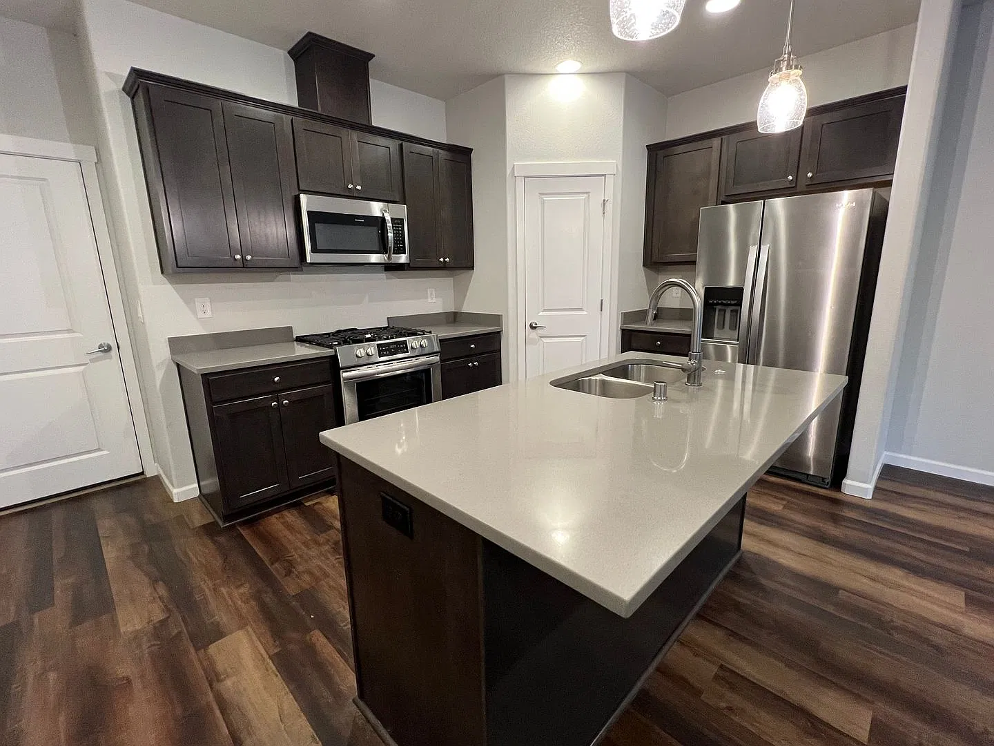 Four Seasons Crossing 11001-11037 — Photo 1