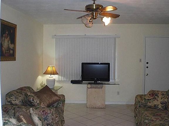 3rd image of 402 Darlene Ln