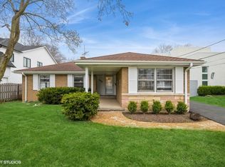 1752 Chapel Ct, Northbrook, IL 60062