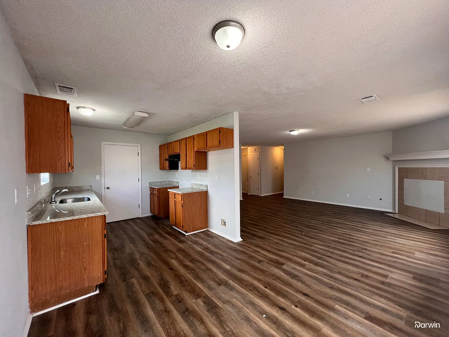 3 bed, 2.0 bath, 1362 sqft, $1,695 — Photo 2