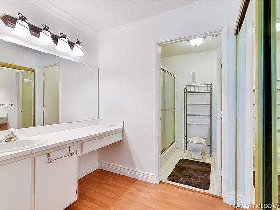 5th image of 643 Woodgate Ln #D
