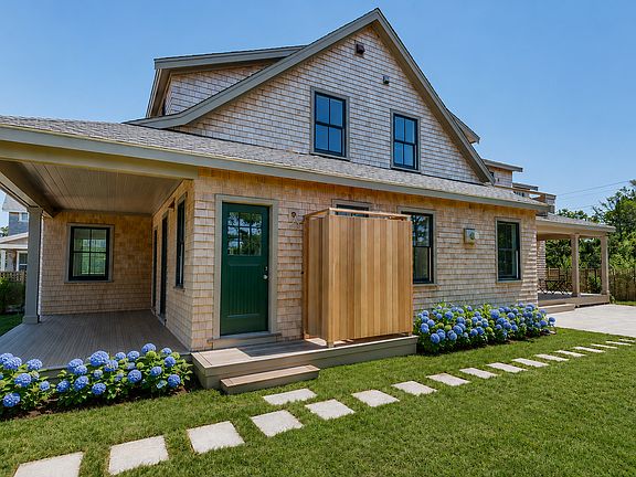3rd image of 4 Fawn Ln