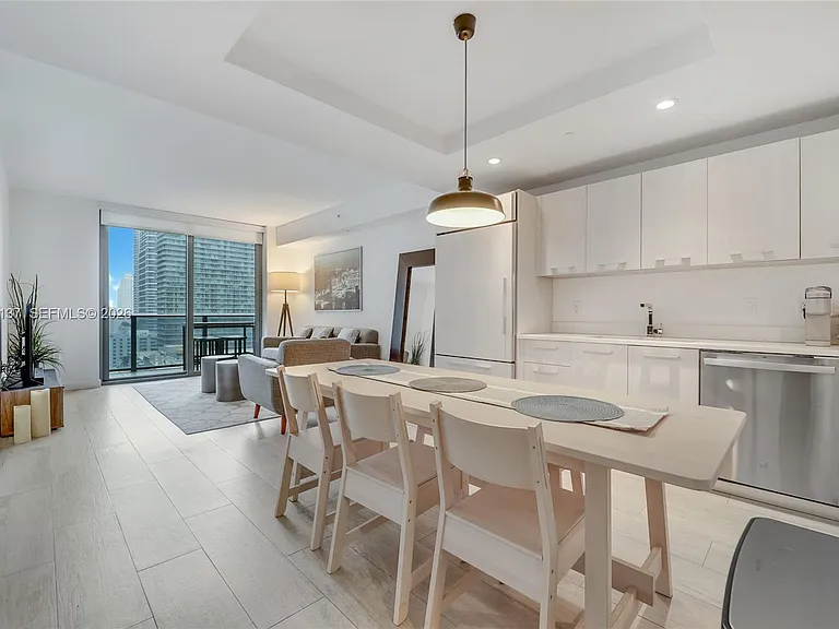45 SW 9th St #1905 — Photo 4