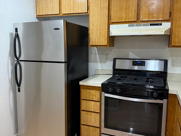 1224 S Cypress Ave #D — Photo 6
