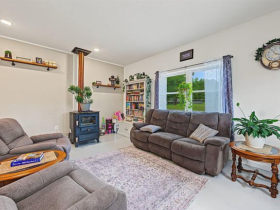 3rd image of 16291 Hassock AVENUE