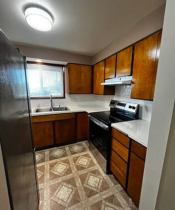 4th image of 468 NE 6th Ave