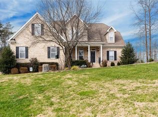 5501 Sun Harbor Ct, Browns Summit, NC 27214