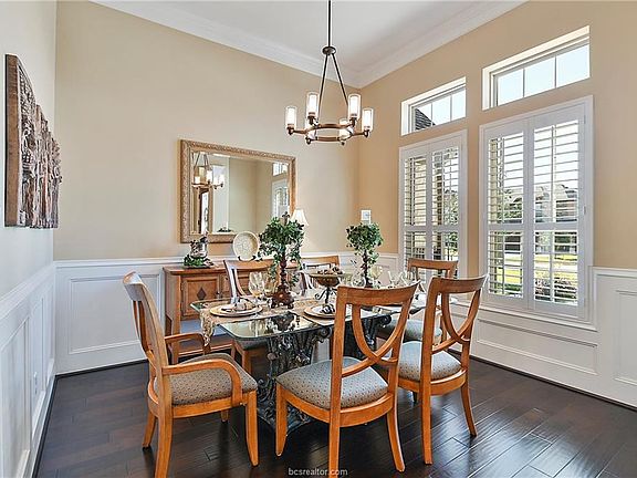 5th image of 4407 Hadleigh Ln