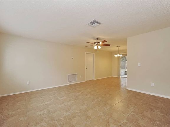 3rd image of 2086 Powderhorn Dr